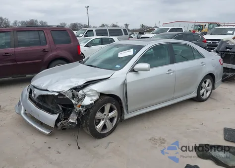 2011 Toyota Camry Base z USA, uszkodzony, nr VIN 4T1BF3EK8BU664931